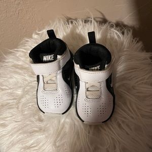 Brand new shoes Nike  👦